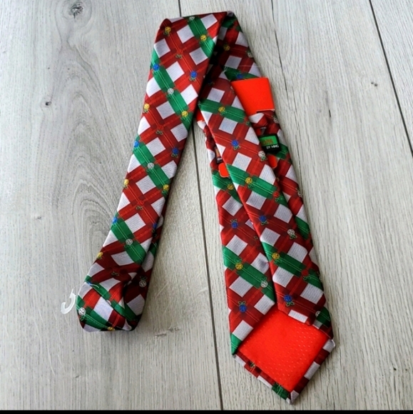 NWT Holiday Traditions - Picture 4 of 5